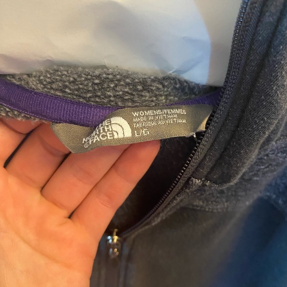 ⭐️the north face women’s zip up - Picture 3 of 6